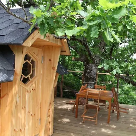 ベッド・アンド・ブレックファスト Les Cabanes Dans Les Arbres De Caluche Saint-Simon