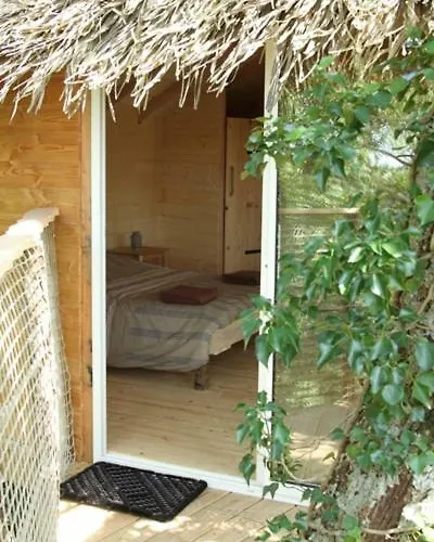 Bed & Breakfast Les Cabanes Dans Les Arbres De Caluche